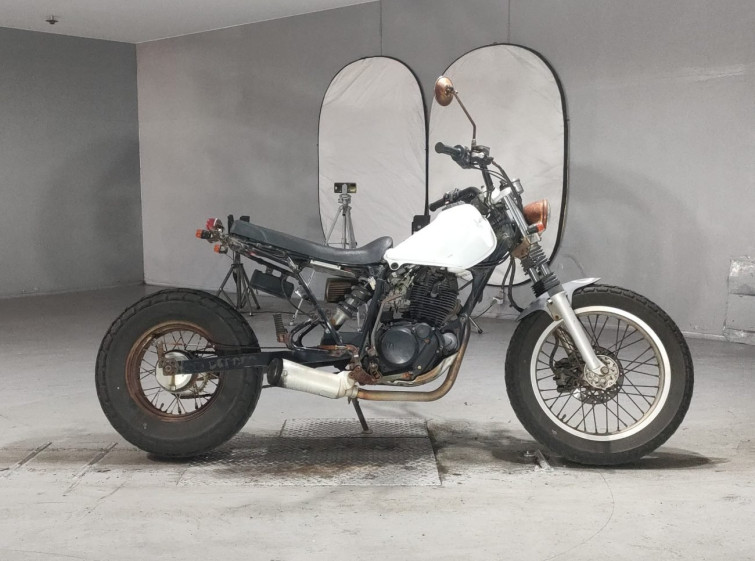 Мотоцикл Yamaha TW200 с пробегом 1712 km