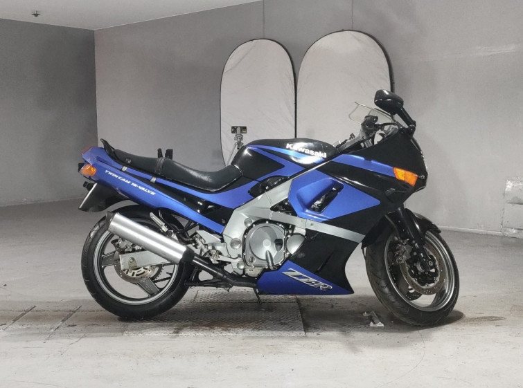 Мотоцикл Kawasaki ZZ-R400 с пробегом 12478 km