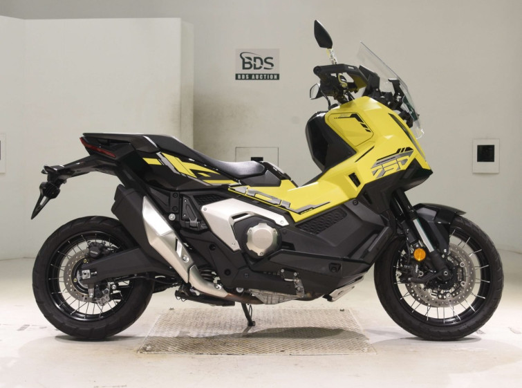 Мотоцикл Honda X-ADV750-2 з пробігом 7406 km