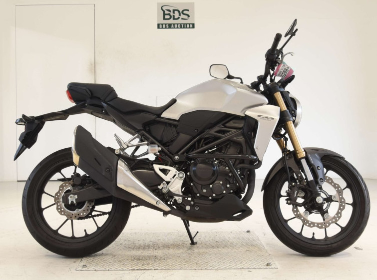 Мотоцикл Honda CB250RA з пробігом 2730 km