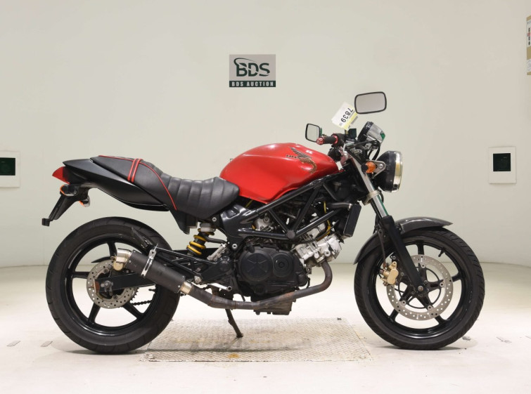 Мотоцикл Honda VTR250 с пробегом 59054 km