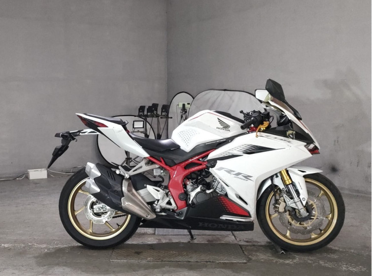 Мотоцикл Honda CBR250RR з пробігом 14560 km