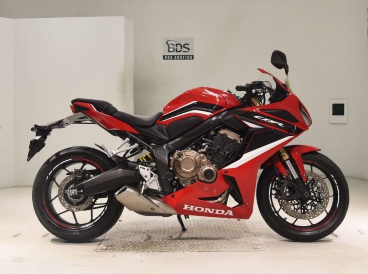 Мотоцикл Honda CBR650R з пробігом 15394 km