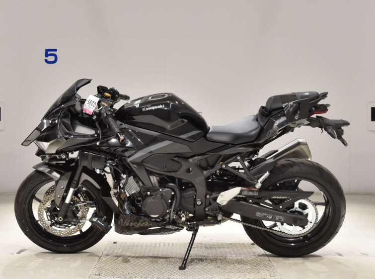 Мотоцикл Kawasaki ZX-4R SE с пробегом 194 km