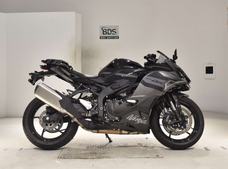 Мотоцикл Kawasaki ZX-4R SE с пробегом 194 km