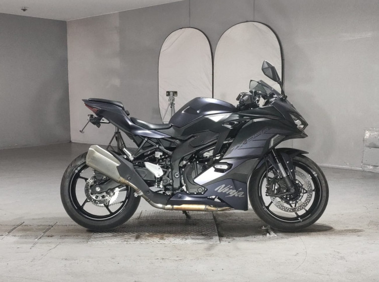 Мотоцикл Kawasaki NINJA ZX-25R KRT с пробегом 2180 km