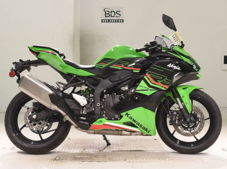 Мотоцикл Kawasaki ZX-4RR с пробегом 1034 km