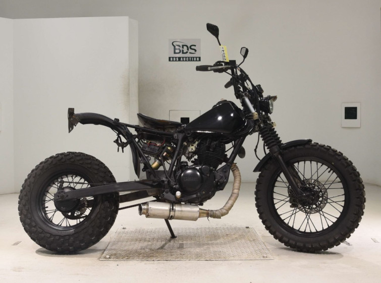 Мотоцикл Yamaha TW200E з пробігом 4568 km