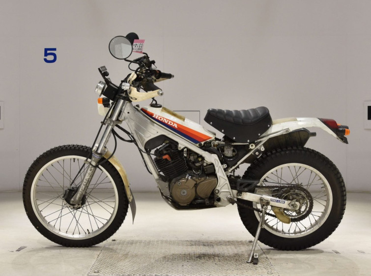 Мотоцикл Honda TLR250R з пробігом 5842 km