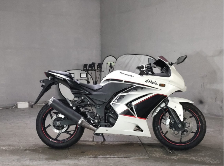 Мотоцикл Kawasaki NINJA250R с пробегом 34237 km