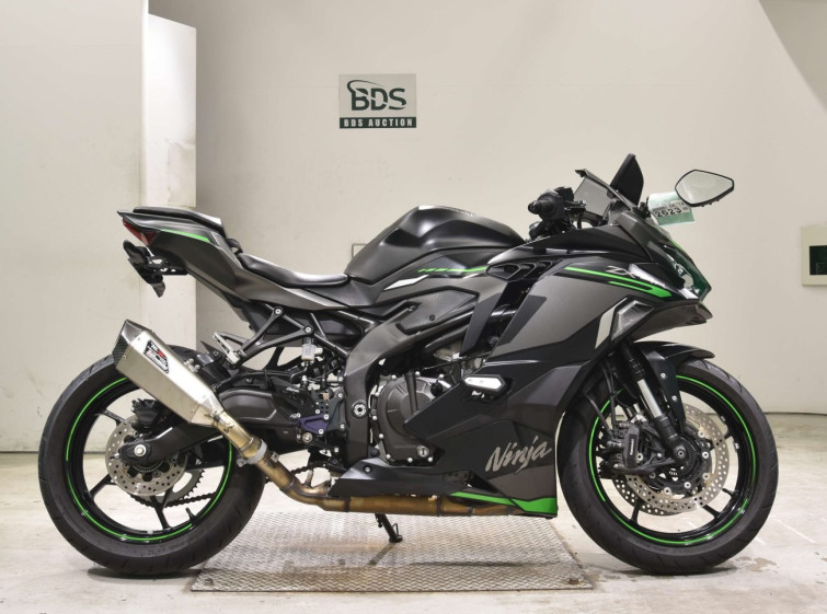 Мотоцикл Kawasaki ZX-4R SE з пробігом 10990 km