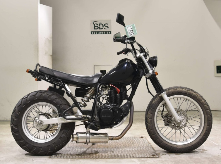 Мотоцикл Yamaha TW200E з пробігом 8301 km