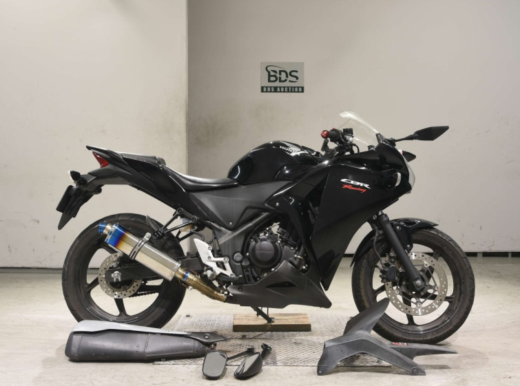 Мотоцикл Honda CBR250R с пробегом 16243 km