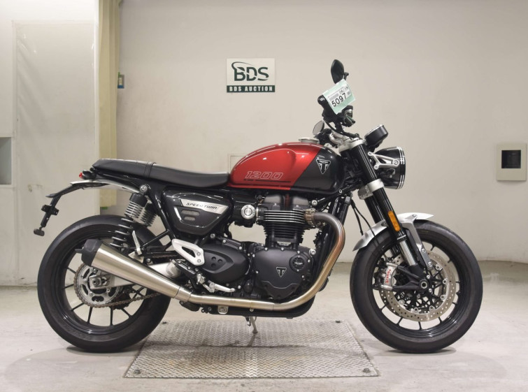 Мотоцикл Triumph SPEED TWIN с пробегом 2565 km