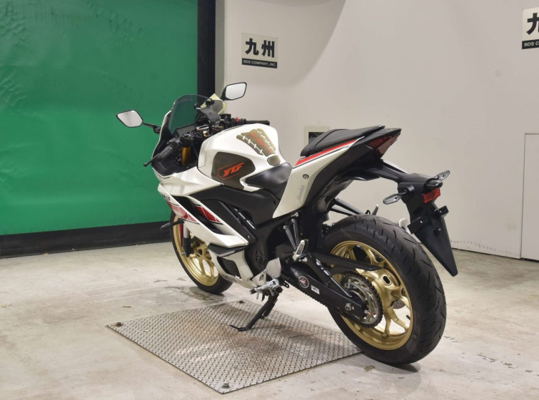 Мотоцикл Yamaha YZF-R3 з пробігом 7518 km