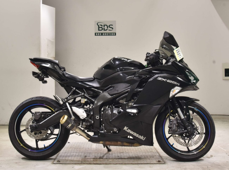 Мотоцикл Kawasaki NINJA ZX-25R з пробігом 14440 km