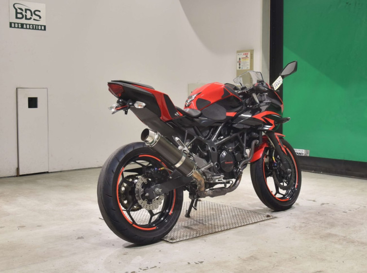 Мотоцикл Kawasaki NINJA250 с пробегом 79590 km