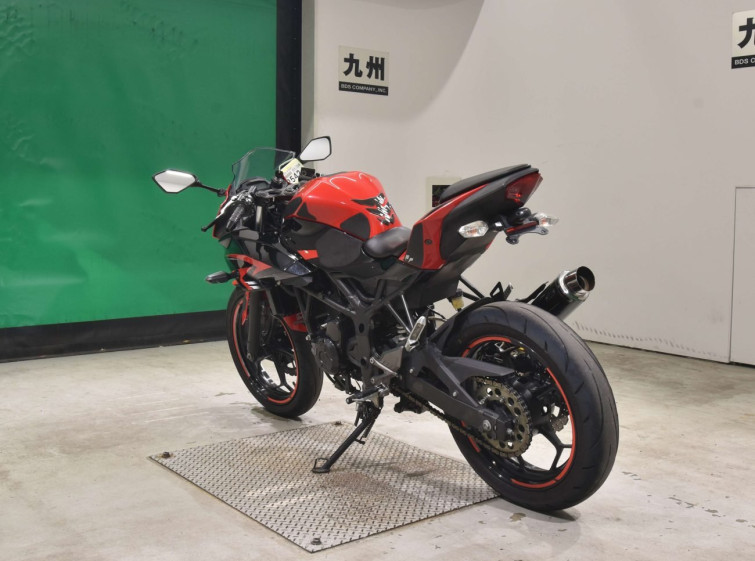 Мотоцикл Kawasaki NINJA250 с пробегом 79590 km