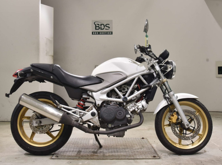 Мотоцикл Honda VTR250 з пробігом 11944 km
