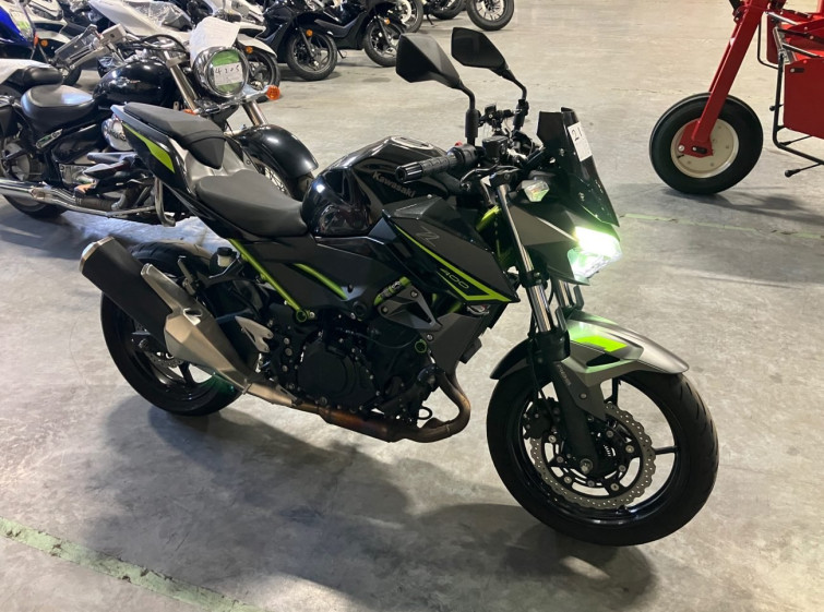 Мотоцикл Kawasaki Z400 з пробігом 8477 km
