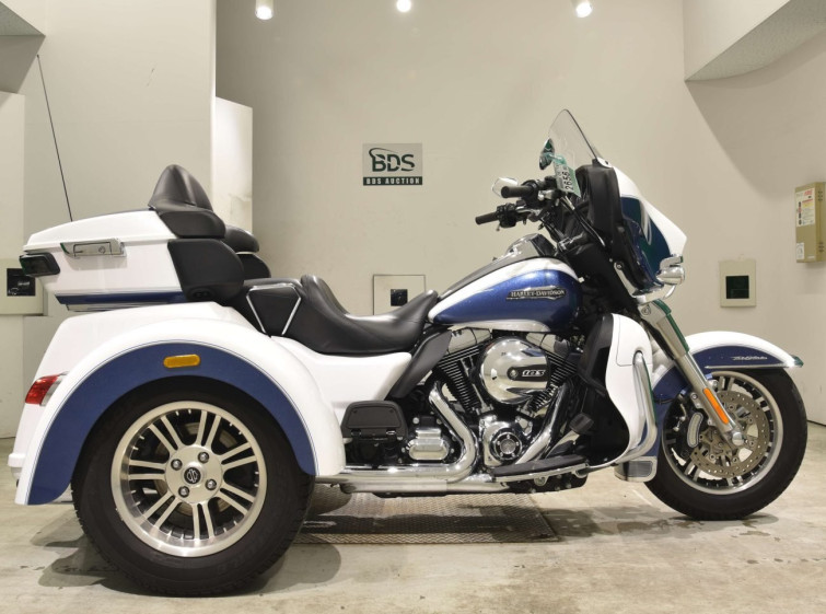Мотоцикл HD TRI GLIDE ULTRA CLASSIC FLHTCUTG1690 з пробігом 2120 km