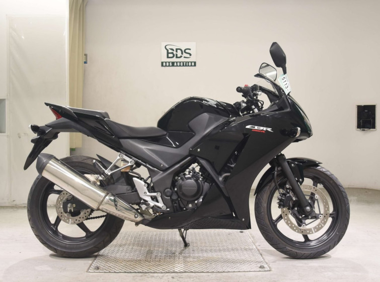 Мотоцикл Honda CBR250R с пробегом 2517 km