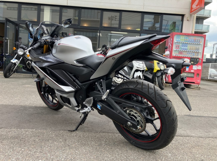 Мотоцикл Yamaha MODEL: YZF-R25 ABS с пробегом 1355 km