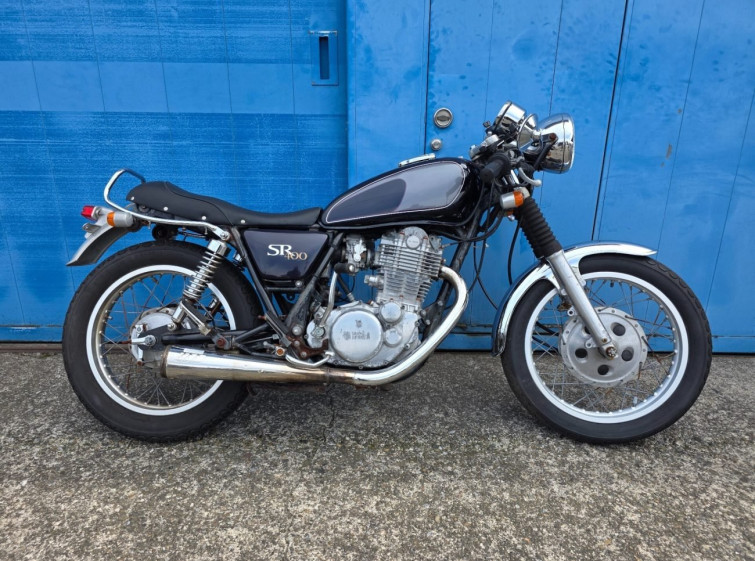 Мотоцикл Yamaha SR400