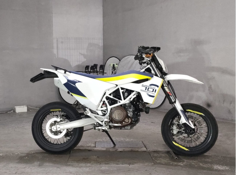 Мотоцикл Husqvarna 701 SUPERMOTO з пробігом 29013 km
