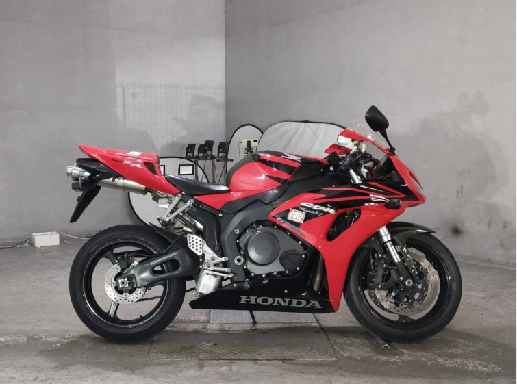 Мотоцикл Honda CBR1000RR с пробегом 51662 km
