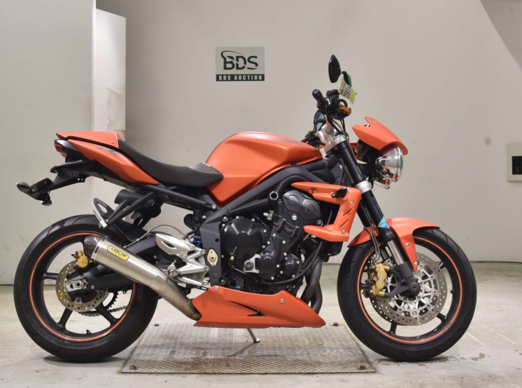 Мотоцикл Triumph STREET TRIPLE R з пробігом 32392 km