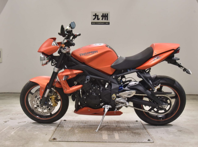 Мотоцикл Triumph STREET TRIPLE R з пробігом 32392 km
