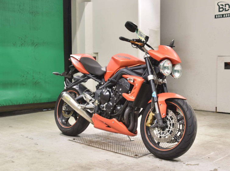 Мотоцикл Triumph STREET TRIPLE R з пробігом 32392 km