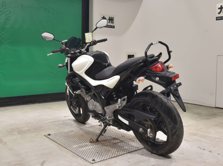 Мотоцикл Suzuki GLADIUS SFV650 з пробігом 27330 km