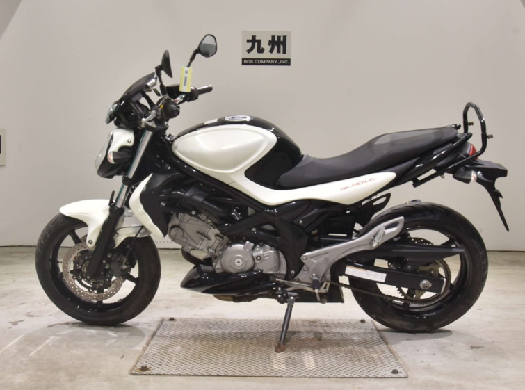 Мотоцикл Suzuki GLADIUS SFV650 з пробігом 27330 km