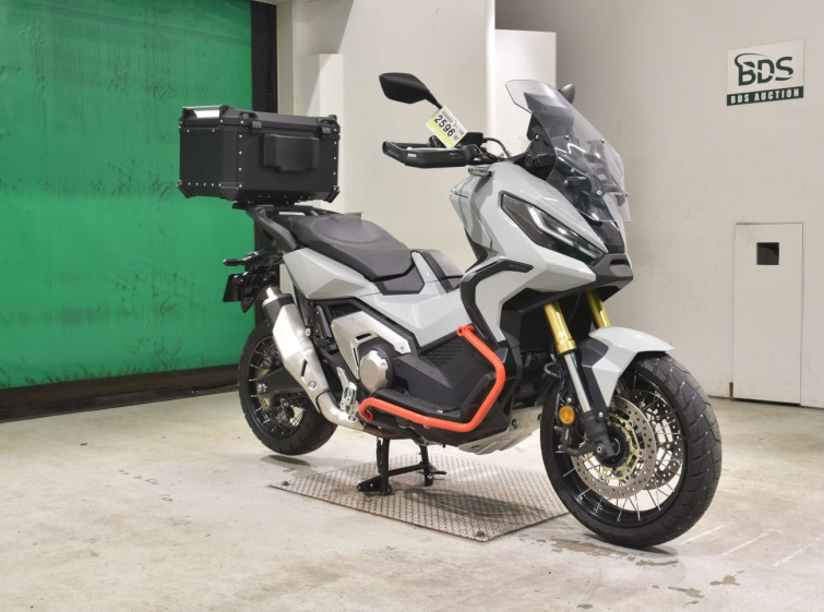 Мотоцикл Honda X-ADV750-2 з пробігом 5244 km