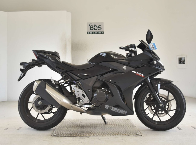 Мотоцикл Suzuki GSX250R с пробегом 18068 km
