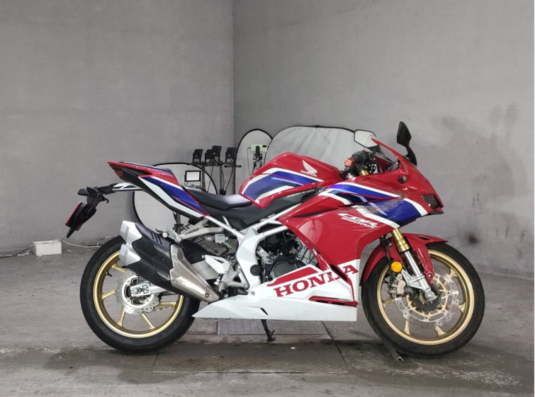 Мотоцикл Honda CBR250RR з пробігом 15575 km