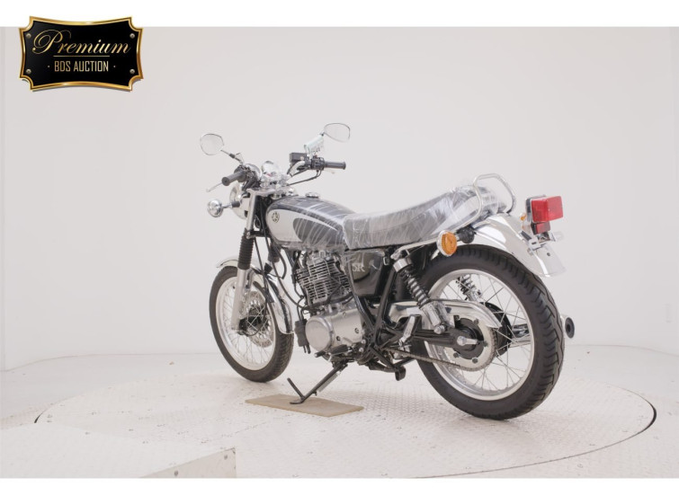 Мотоцикл Yamaha SR400 з пробігом 2 km