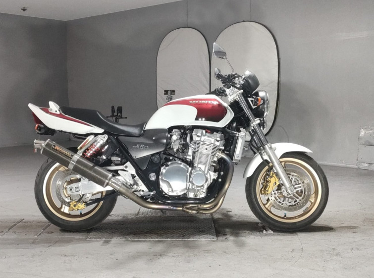 Мотоцикл Honda CB1300SF с пробегом 25946 km