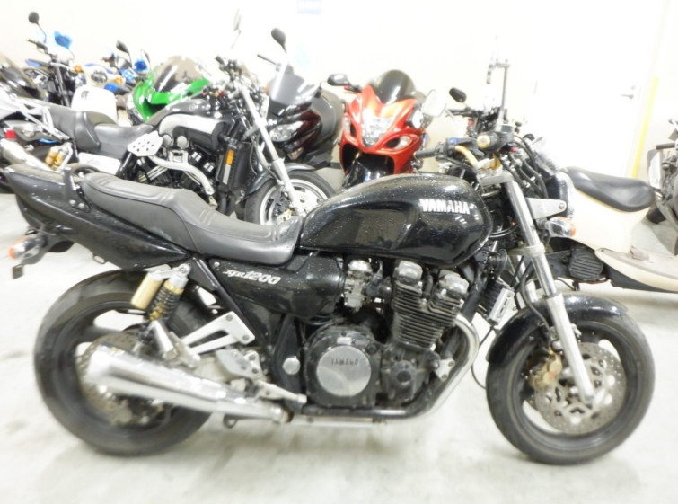 Мотоцикл Yamaha XJR1200 з пробігом 33104 km
