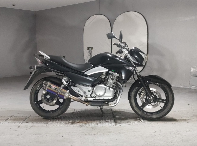 Мотоцикл Suzuki GSR250 з пробігом 7523 km
