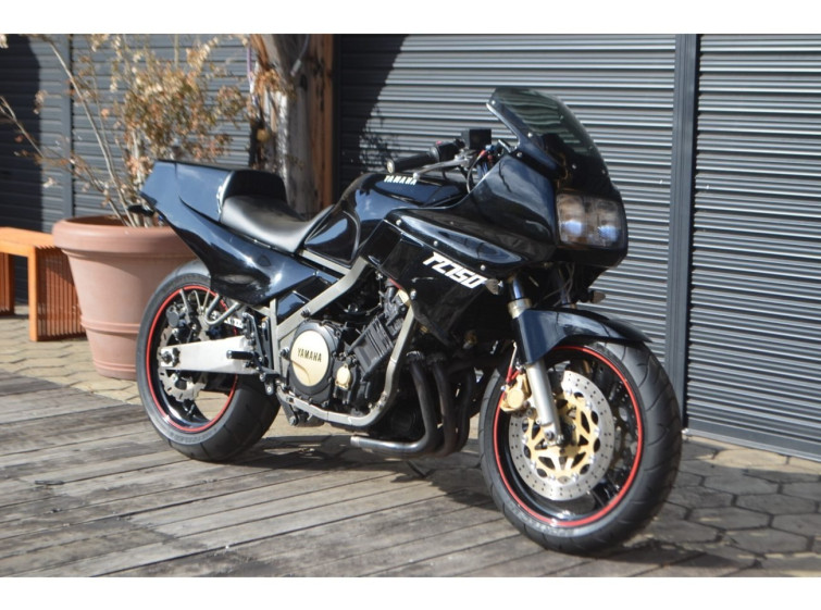 Мотоцикл Yamaha FZ750 з пробігом 35519 km