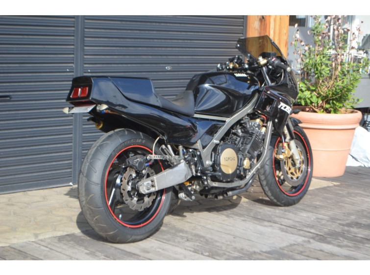 Мотоцикл Yamaha FZ750 з пробігом 35519 km