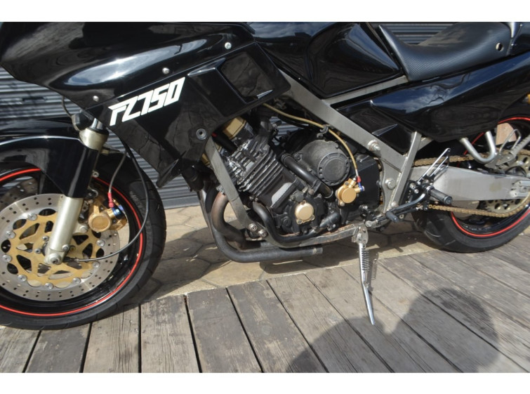 Мотоцикл Yamaha FZ750 з пробігом 35519 km