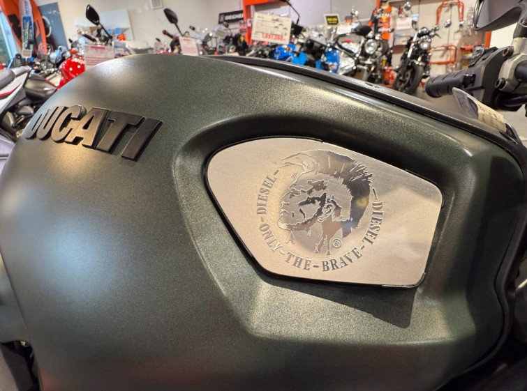 Мотоцикл Ducati MONSTER 1100 з пробігом 8735 km