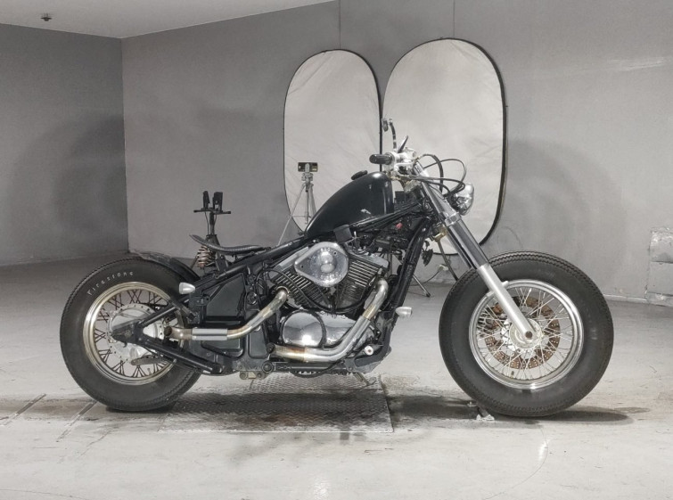 Мотоцикл Kawasaki VULCAN400 CLASSIC с пробегом 1785 km
