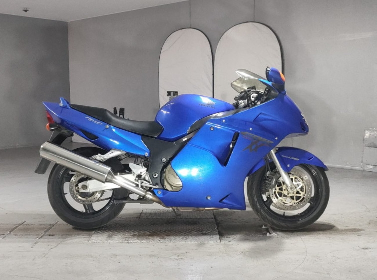Мотоцикл Honda CBR1100XX BLACKBIRD з пробігом 72126 km