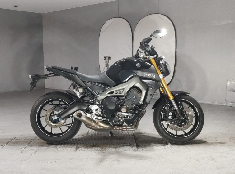Мотоцикл Yamaha MT-09 с пробегом 13355 km
