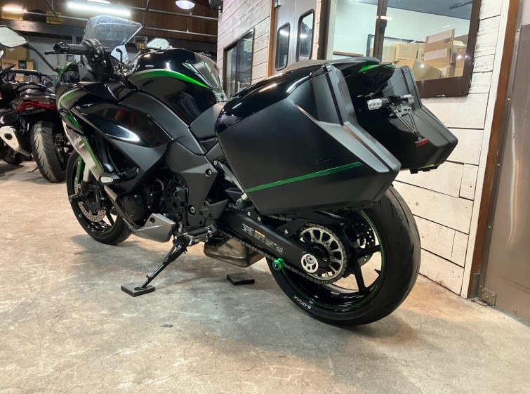 Мотоцикл Kawasaki ninja 1000 sx з пробігом 7546 km